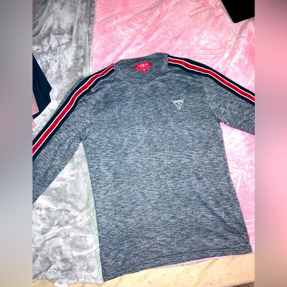 Men’s GUESS long sleeve (XS)